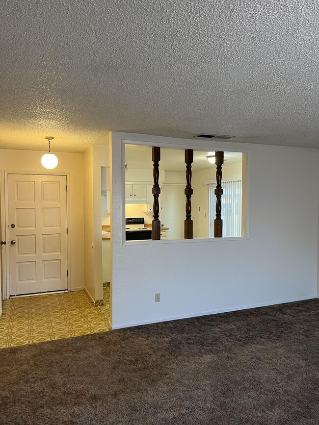 Building Photo - 2701 S Fontana Ct