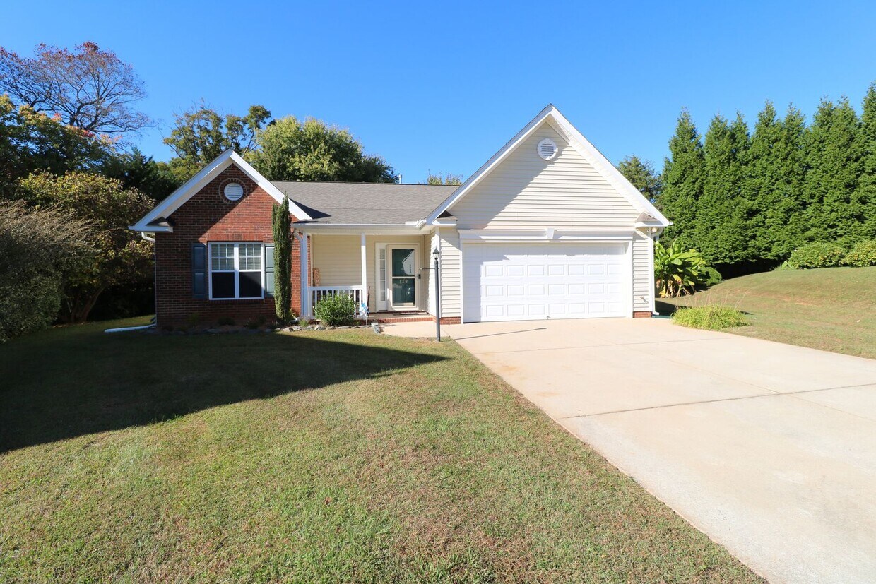 Foto principal - 128 Dover Dr