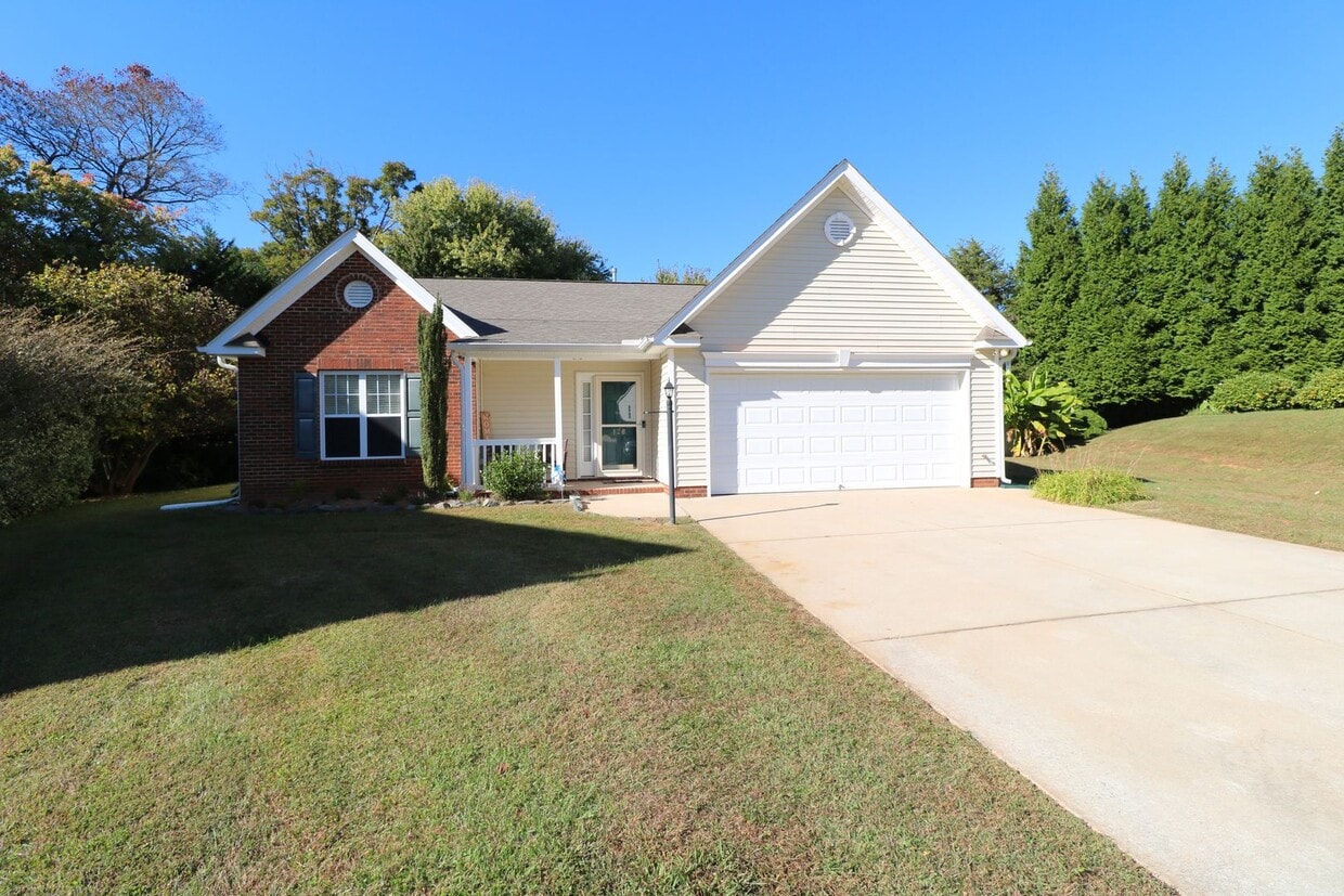 Primary Photo - 128 Dover Dr