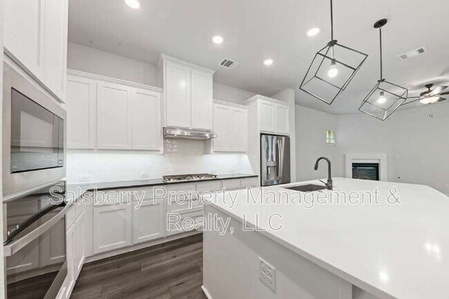 Building Photo - 9324 Trammel Davis Rd