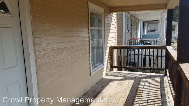 Building Photo - 3 br, 1.5 bath House - 413 Damon St