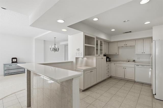 Foto del edificio - 5200 Keller Springs Rd