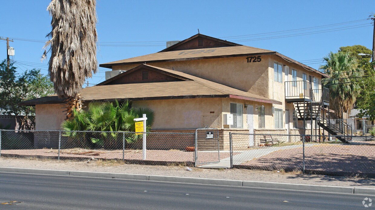 Primary Photo - 1725 Stewart Ave