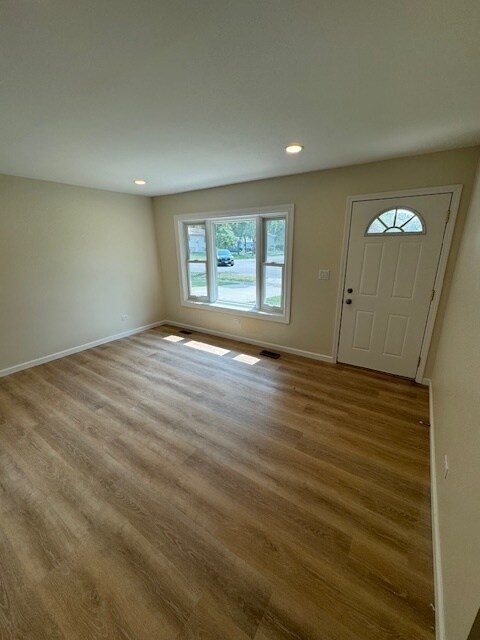 Building Photo - 251 Malibu Dr