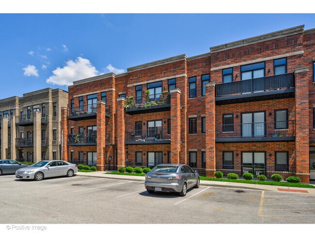 Foto del edificio - 8467 Grand Ave