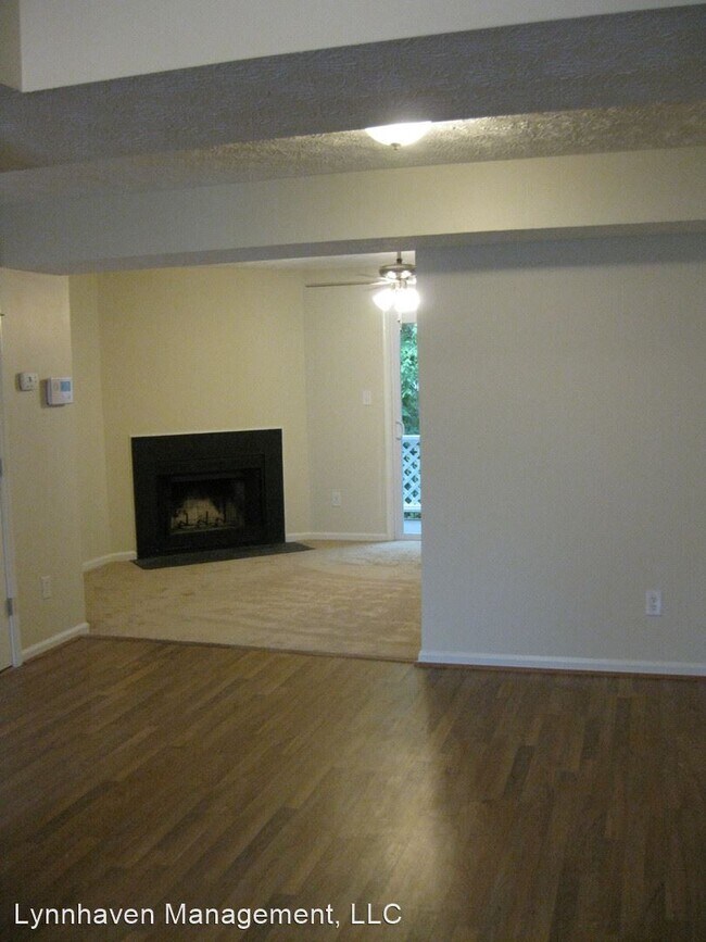 Building Photo - 3 br, 2.5 bath House - 23 Melborne Pl