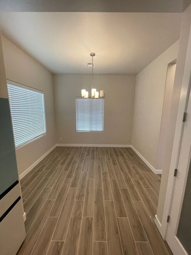 Foto del edificio - Gorgeous Like New Build, 3 Bedroom/2 Bath ...