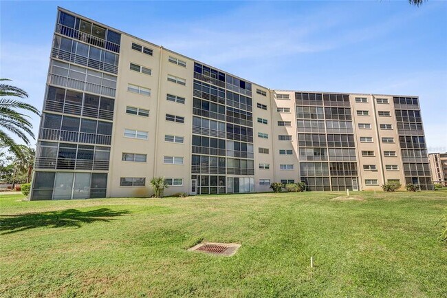 Building Photo - 4040 Ironwood Cir