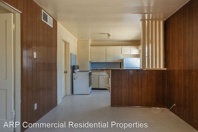 Building Photo - 3800 Taylor Ave