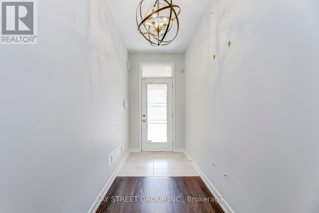 Photo du bâtiment - 227 Huguenot Rd