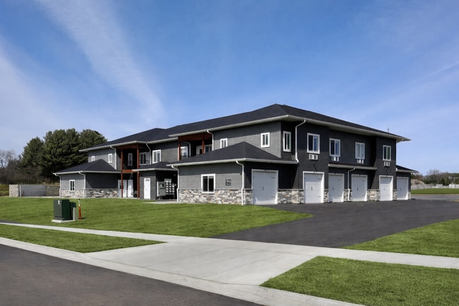 Building Photo - Latitude 45