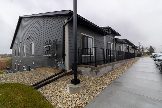 Building Photo - 1570 Stadium Ln