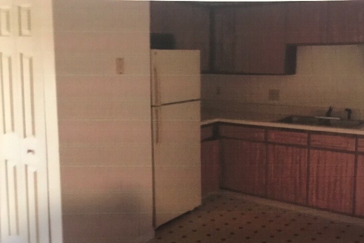 Primary Photo - 147 Center St