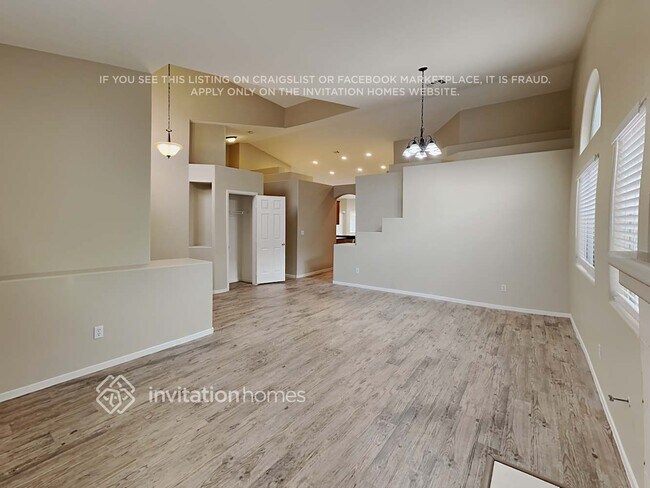 Foto del edificio - 9112 Canyon Magic Ave