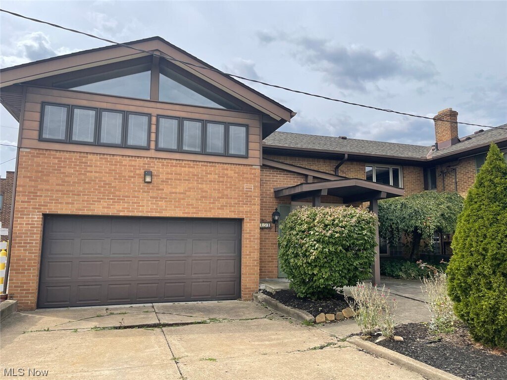 Primary Photo - 5451 Broadview Rd