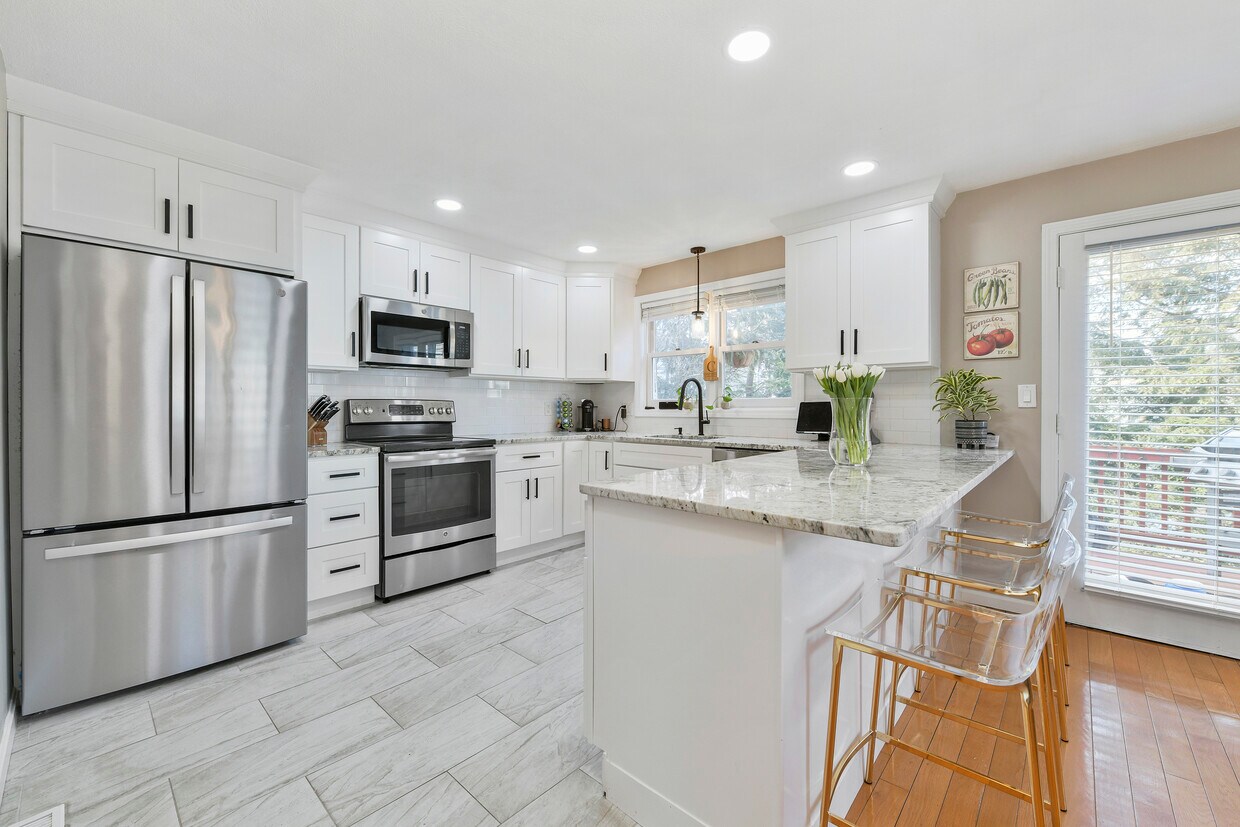 Foto principal - 1045 Washington St