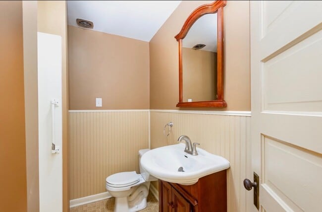 Photo - Sylvan Park Craftsman!! House