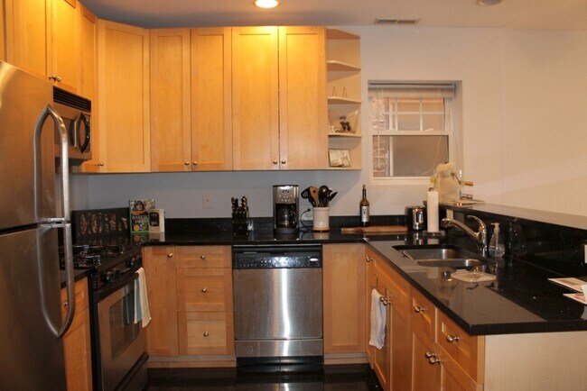 Foto del edificio - 1625 N Halsted St