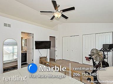 Foto del edificio - 4 br, 3 bath Townhome - 600 Richard Brown ...