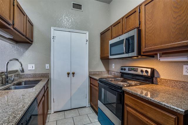 Building Photo - 4803 Clover Haven St