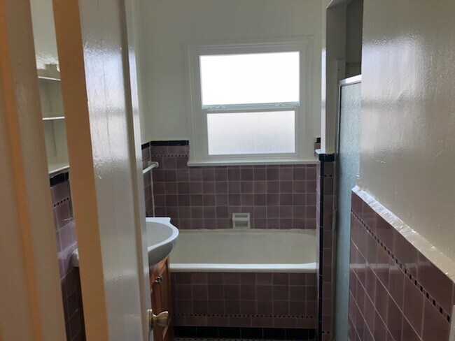 Foto del edificio - 343 N Ogden Dr