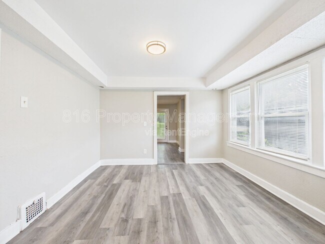 Foto del edificio - 4417 Wayne Ave