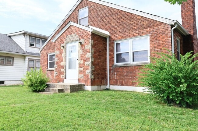 Newly renovated 4 bed 2 bath home - Newly renovated 4 bed 2 bath home