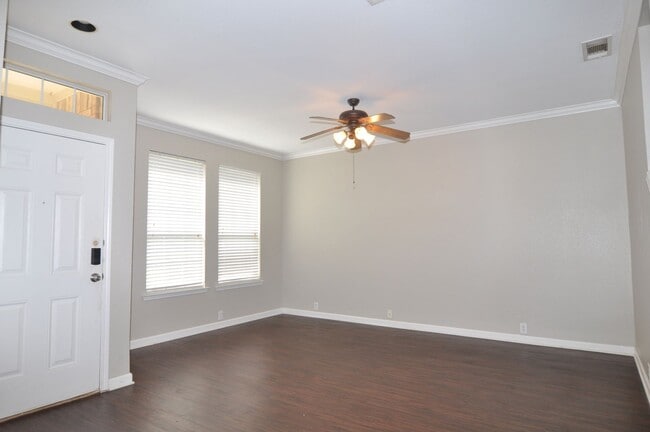 Foto del edificio - 2214 Glacier Park Ln