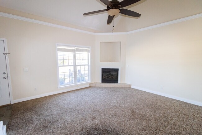 Building Photo - 8100 Burkhalter Rd