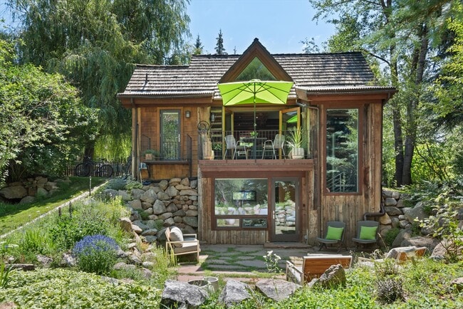 Building Photo - 117 Neale Ave