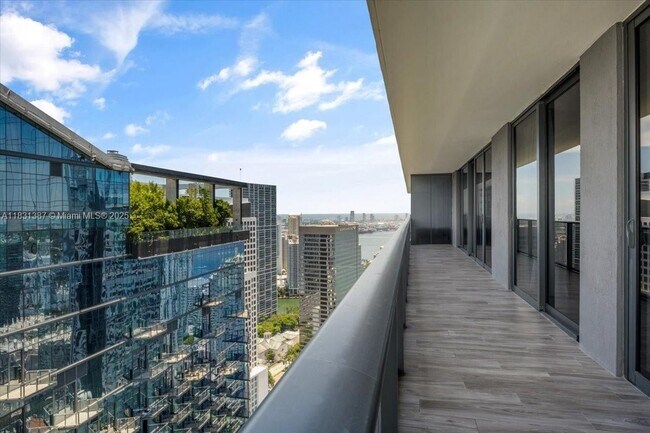 Foto del edificio - 801 S Miami Ave