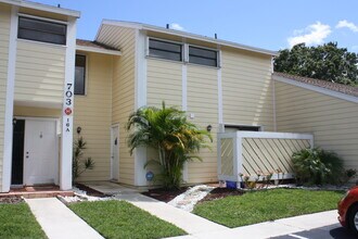 Building Photo - 703 Stonewood Ct