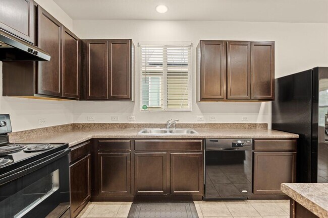 Building Photo - 9200 China Rose Dr