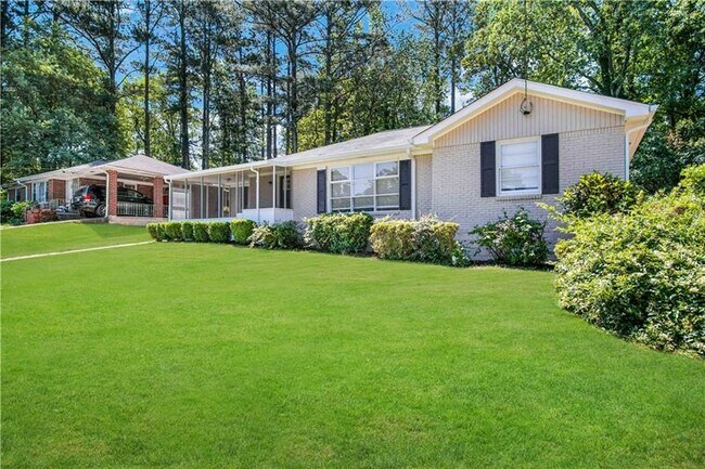 Building Photo - 2354 Woodhill Ln