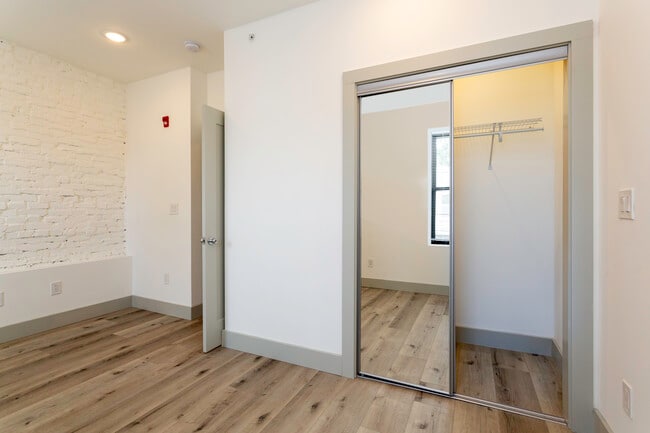 Building Photo - 2521 N 34th St