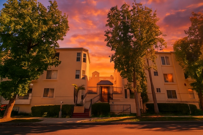 Foto del edificio - 5420 Sylmar Ave