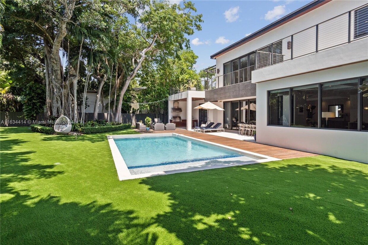 Foto principal - 58 Bay Heights Dr