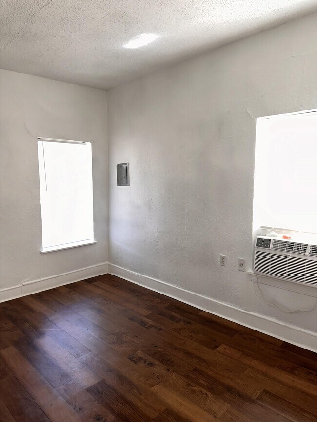 411 N Hackberry, San Antonio, TX 78202 House Rental in San Antonio