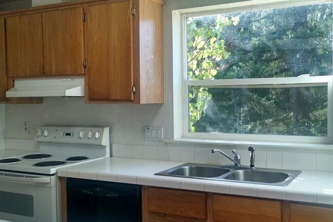 Building Photo - 7614 81st Ave NW