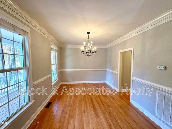 Foto del edificio - 3304 Drexel Hill Ct