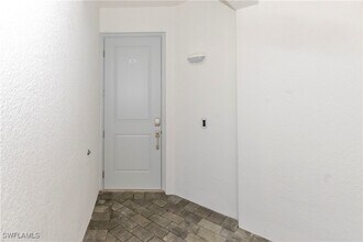 Building Photo - 15345 Grn Acrs Ave