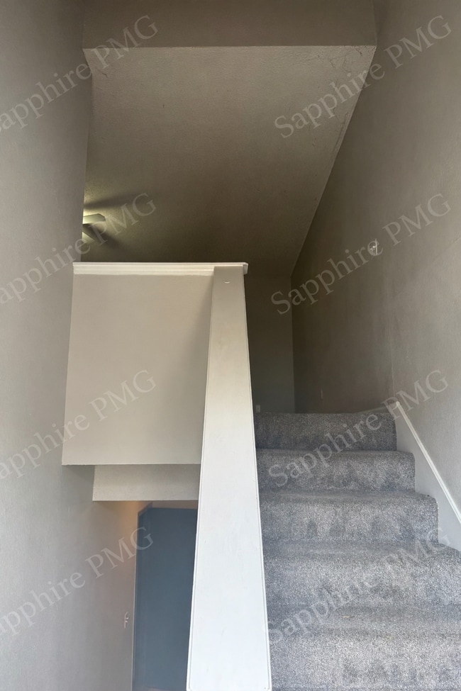 Building Photo - 5644 N Anita Ave