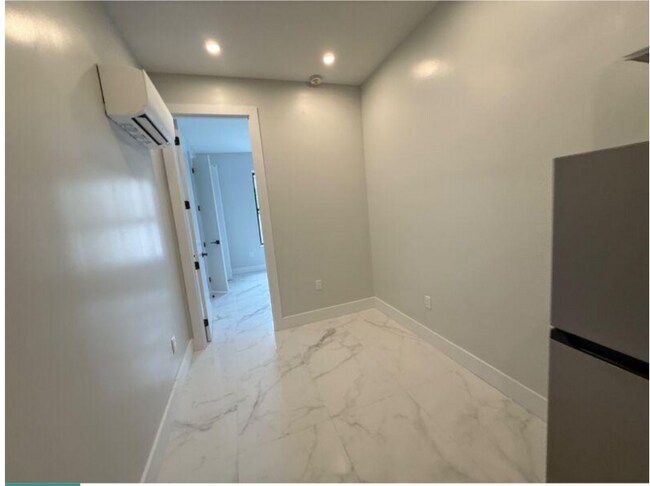 Foto del edificio - 386 E 31st St