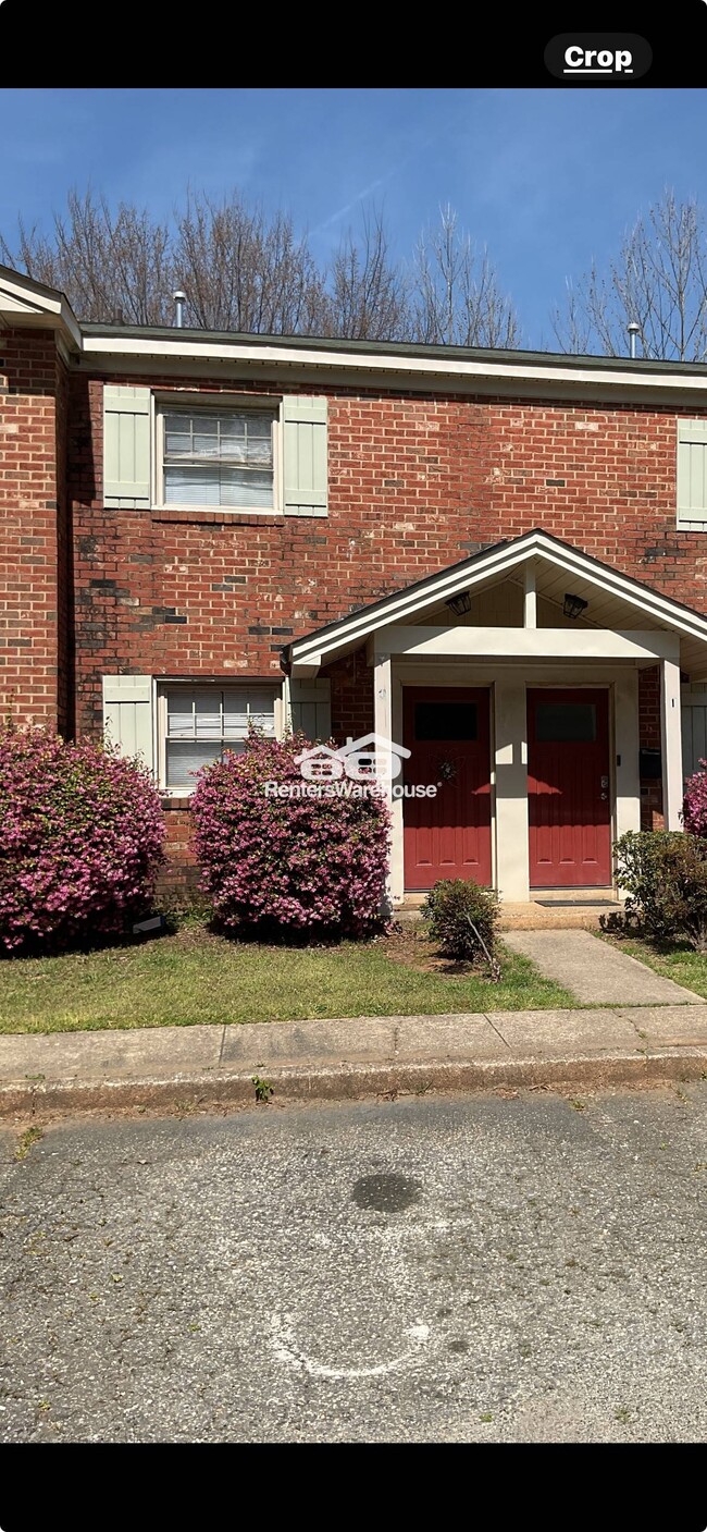 Foto del edificio - 1207 Green Oaks Ln