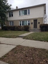 Building Photo - 7940 W Hampton Ave