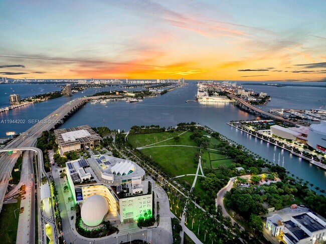 Foto del edificio - 1100 Biscayne Blvd