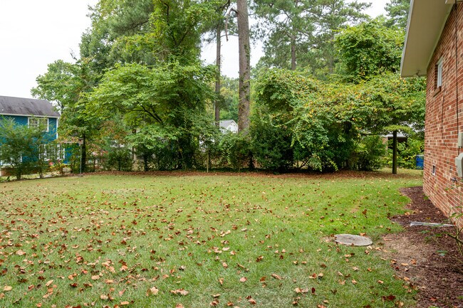 Foto del edificio - 3412 Dogwood Dr