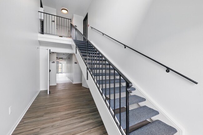 Áreas comunes modernizadas - Lakeview Apartments