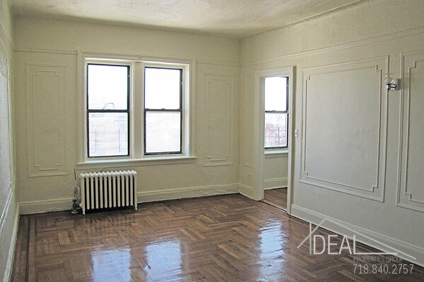 Primary Photo - 216 Gates Ave
