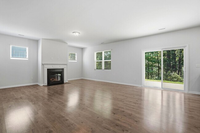 Building Photo - 1425 Haltwhistle St